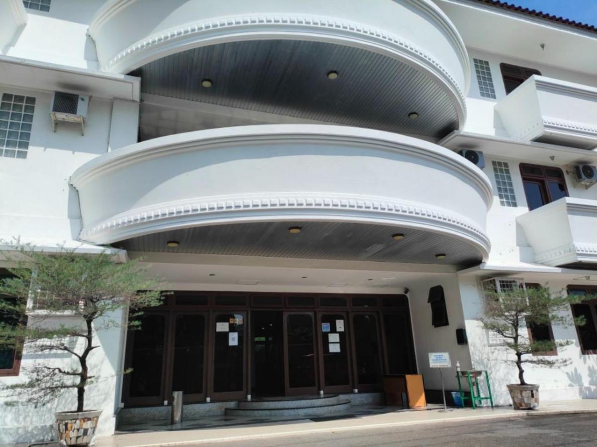 Wisma Hari Kota メダン エクステリア 写真